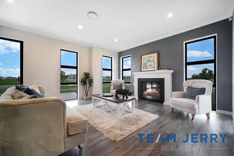 Photo of property in 4 Gertrude Cole Road, Clarks Beach, 2122