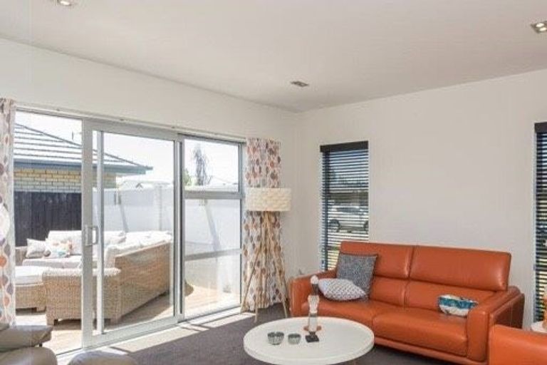 Photo of property in 35 Te Whenu Crescent, Marshland, Christchurch, 8083