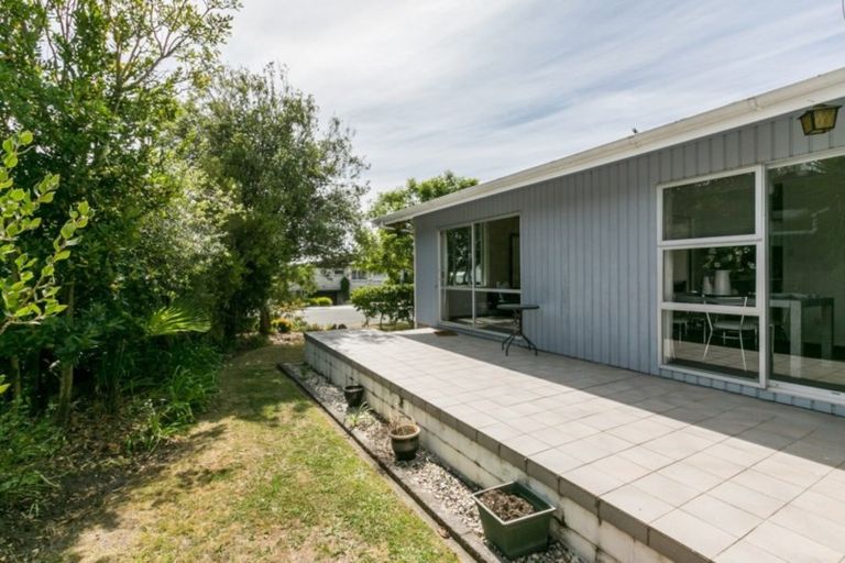 Photo of property in 6 Ashford Place, Havelock North, 4130