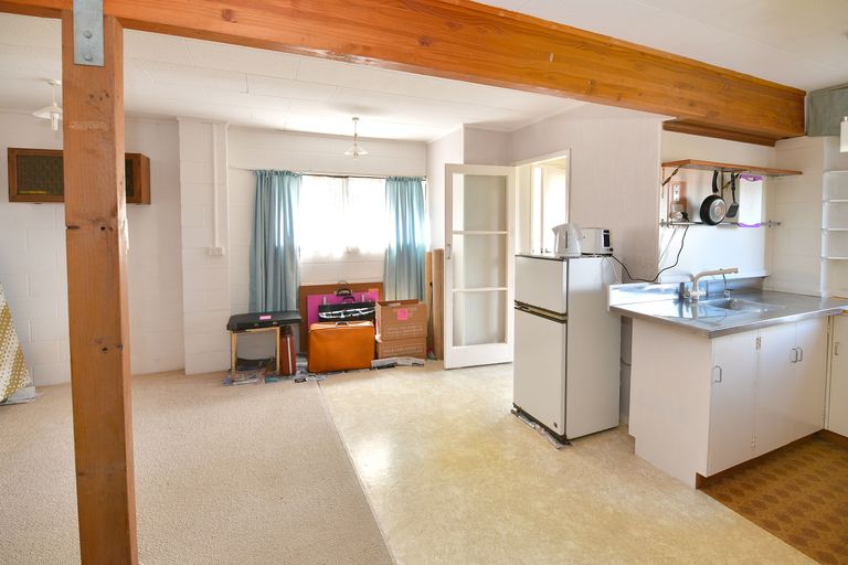 Photo of property in 1 Orewa Heights Crescent, Orewa, 0931