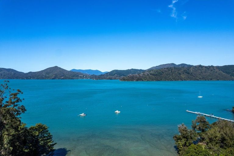 Photo of property in 7102 Kenepuru Road, Raetihi, Picton, 7282