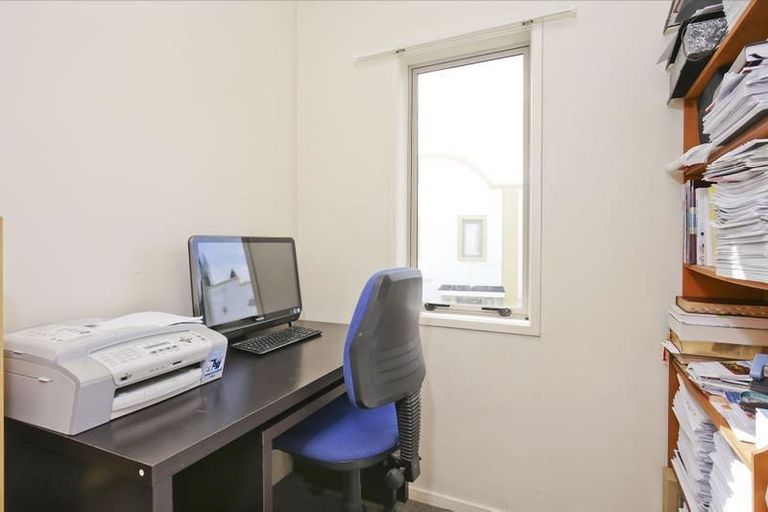 Photo of property in Emery Gardens, 5/4 Ambrico Place, New Lynn, Auckland, 0600