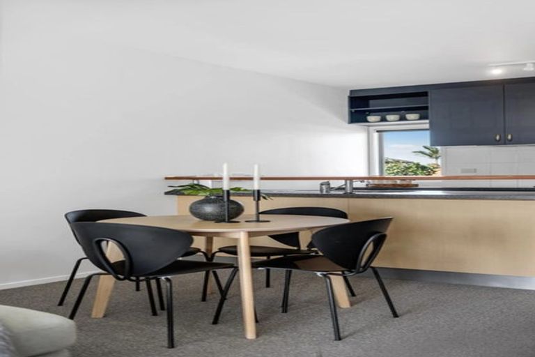 Photo of property in 7/29 Haven Drive, East Tamaki, Auckland, 2013