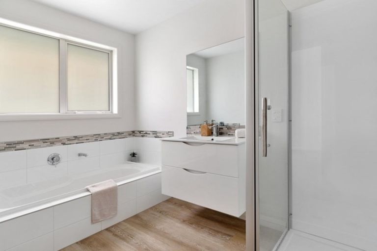 Photo of property in 80 Bert Wall Drive, Omokoroa, 3114