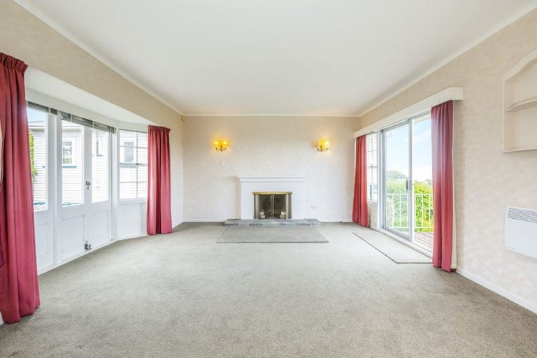 Photo of property in 39 Mellons Bay Road, Mellons Bay, Auckland, 2014