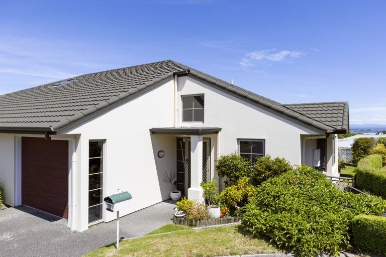 Photo of property in 28 Lakeridge Close, Rangatira Park, Taupo, 3330