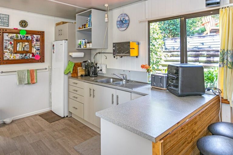 Photo of property in 121 Waireka Place, Whangamata, 3620