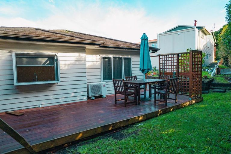 Photo of property in 17 Tiroroa Avenue, Te Atatu South, Auckland, 0610
