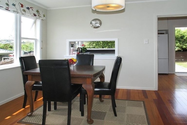 Photo of property in 59 Redwood Avenue, Tawa, Wellington, 5028