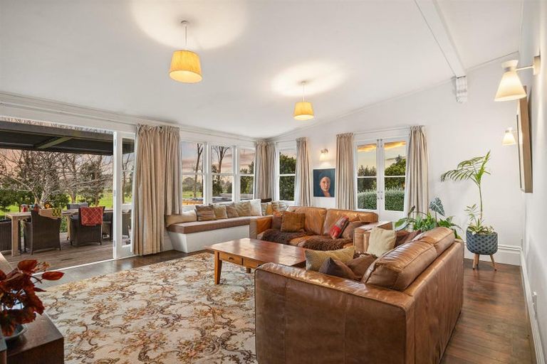 Photo of property in 124 Rimmer Road, Helensville, 0875