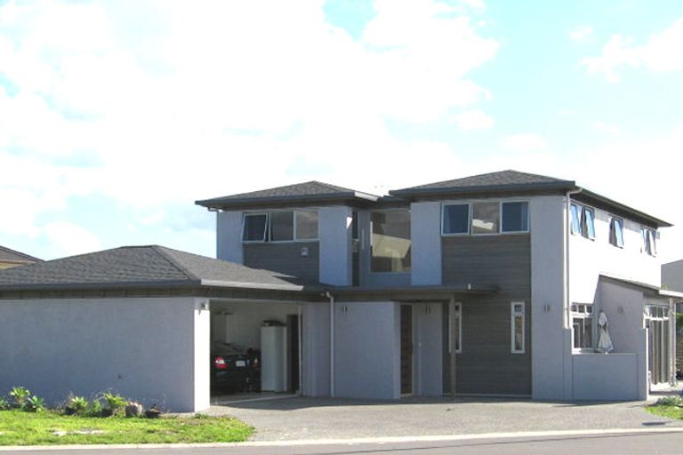 Photo of property in 8 Matau Rise, Te Atatu Peninsula, Auckland, 0610
