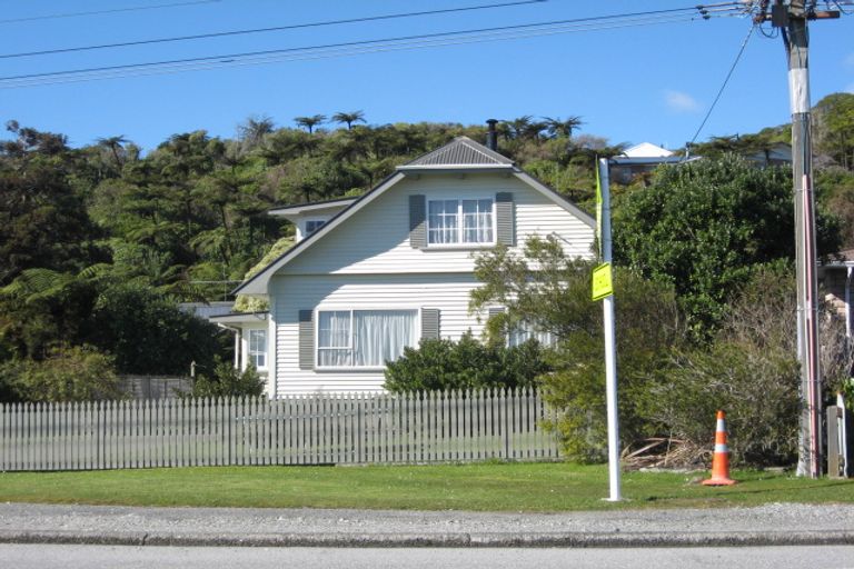 Photo of property in 53 Main South Road, Karoro, Greymouth, 7805