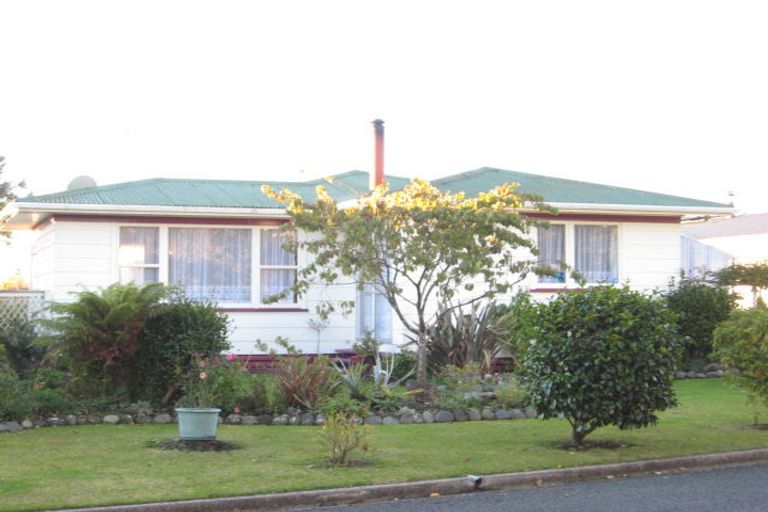 Photo of property in 15 Kotuku Place, Tokoroa, 3420