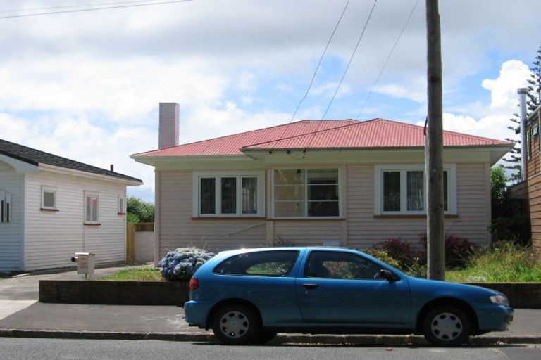 Photo of property in 79 Harbour View Road, Point Chevalier, Auckland, 1022