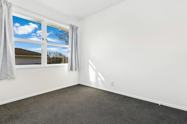 Photo of property in 33 Sunvue Road, Glen Eden, Auckland, 0602