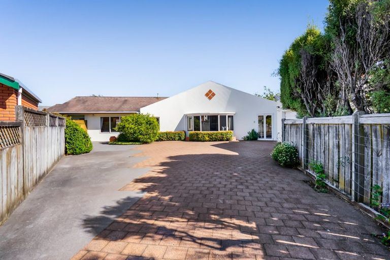 Photo of property in 363b Mangorei Road, Merrilands, New Plymouth, 4312