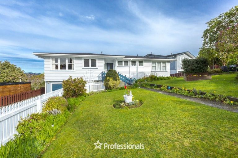 Photo of property in 27 Sunnyview Drive, Brown Owl, Upper Hutt, 5018