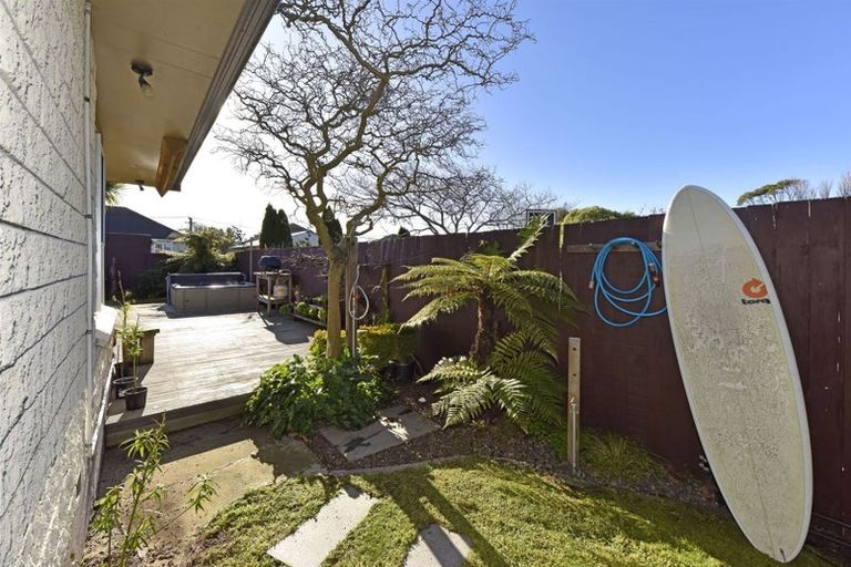 Photo of property in 56 Effingham Street, North New Brighton, Christchurch, 8083