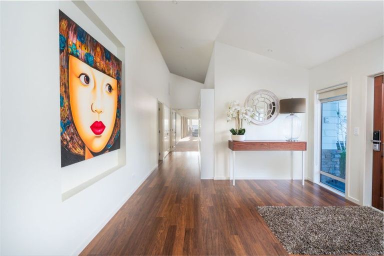 Photo of property in 5 Pukenamu Road, Rainbow Point, Taupo, 3330