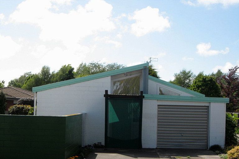 Photo of property in 2/226 Main Road North, Redwood, Christchurch, 8051