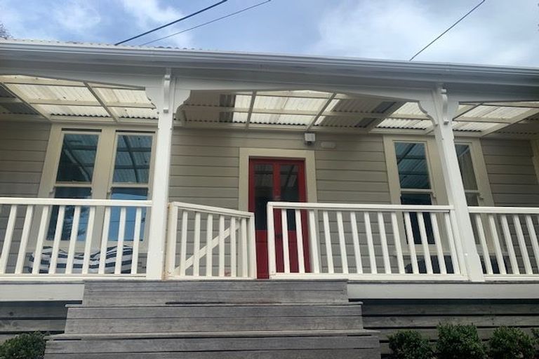 Photo of property in 11 Danube Street, Island Bay, Wellington, 6023