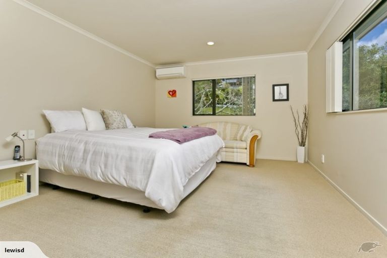 Photo of property in 1/40 Tui Glen Road, Birkenhead, Auckland, 0626