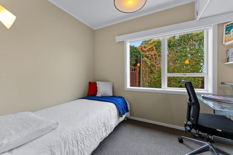 Photo of property in 21a Forrest Hill Road, Milford, Auckland, 0620