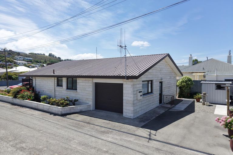 Photo of property in 43 Clyde Street, Oamaru North, Oamaru, 9400