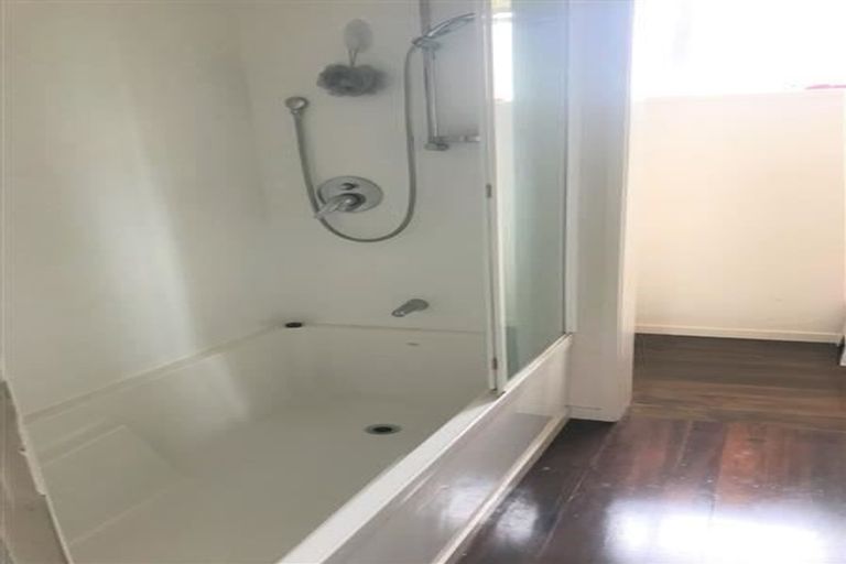 Photo of property in 281 Don Buck Road, Massey, Auckland, 0614