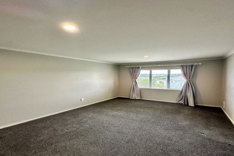 Photo of property in 45 Sonoma Crescent, Oteha, Auckland, 0632