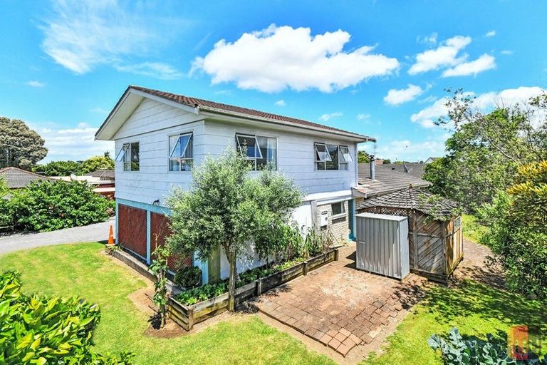 Photo of property in 13 Huber Street, Weymouth, Auckland, 2103