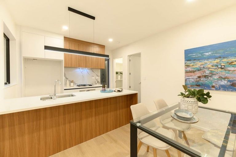 Photo of property in 24d Nikau Street, New Lynn, Auckland, 0600