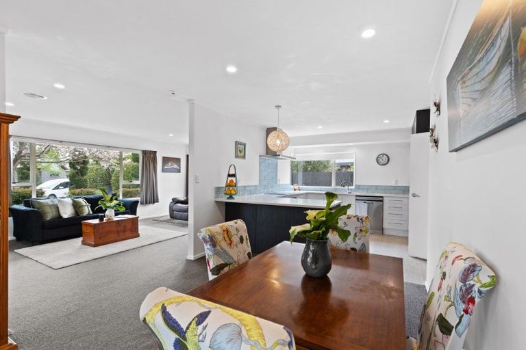 Photo of property in 43 Bouverie Crescent, Flagstaff, Hamilton, 3210