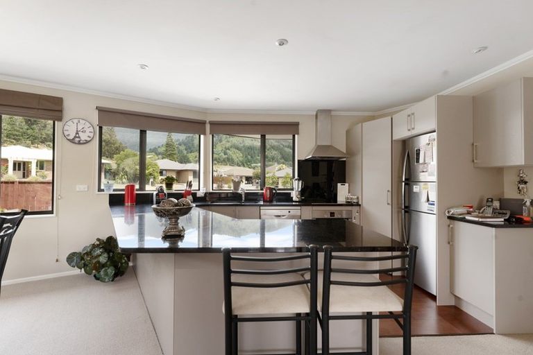 Photo of property in 19 Admiralty Place, Waikawa, Picton, 7220