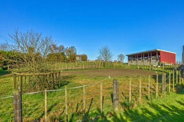 Photo of property in 92 Yates Road, Pukekohe, 2677