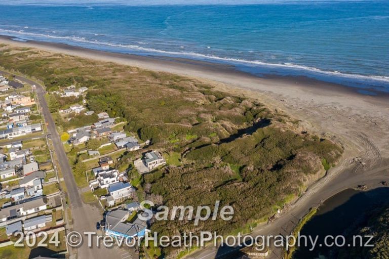 Photo of property in 4 Hunia Terrace, Himatangi Beach, Foxton, 4891