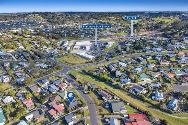 Photo of property in 1/2 Langton Road, Stanmore Bay, Whangaparaoa, 0932