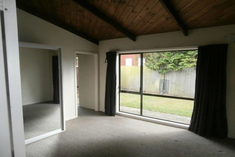 Photo of property in 235 Memorial Avenue, Burnside, Christchurch, 8053