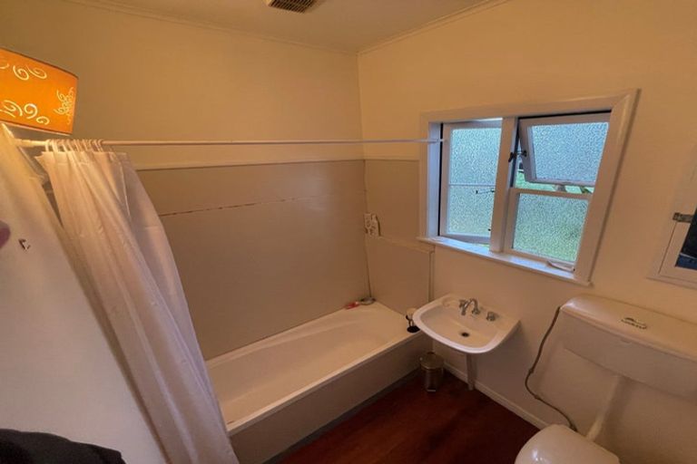 Photo of property in 103 Sunshine Avenue, Karori, Wellington, 6012