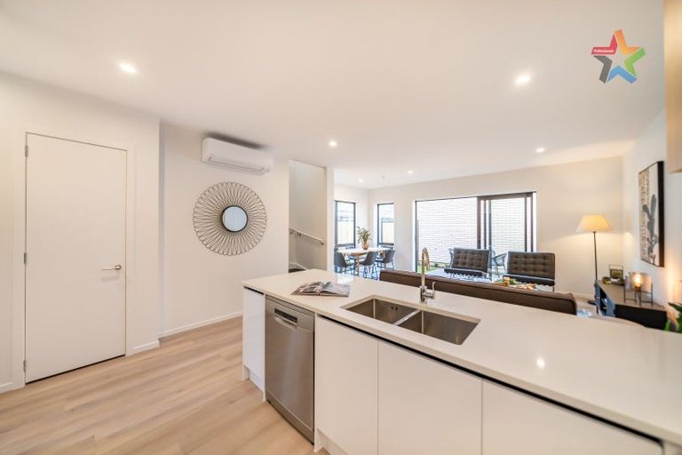 Photo of property in 9 Bayly Road, Moturoa, New Plymouth, 4310