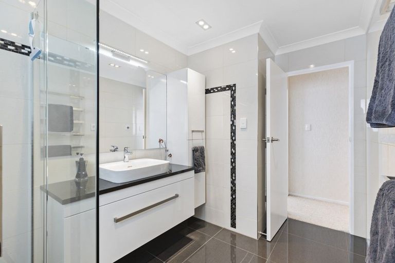 Photo of property in 6 Humphries Place, Awapuni, Palmerston North, 4412