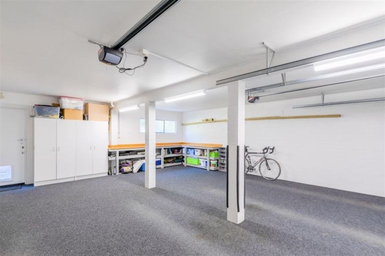 Photo of property in 4 Freeman Street, Mount Pleasant, Christchurch, 8081