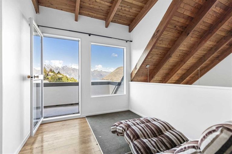 Photo of property in 17 Arawata Terrace, Fernhill, Queenstown, 9300