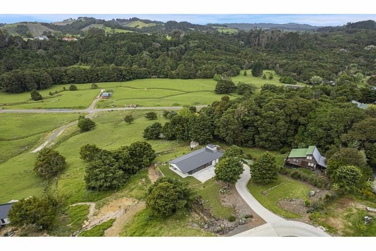 Photo of property in 4 Watercourse Way, Tikipunga, Whangarei, 0112