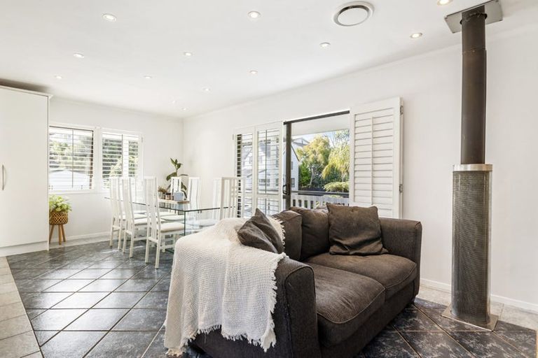 Photo of property in 2/74 Glamorgan Drive, Torbay, Auckland, 0630