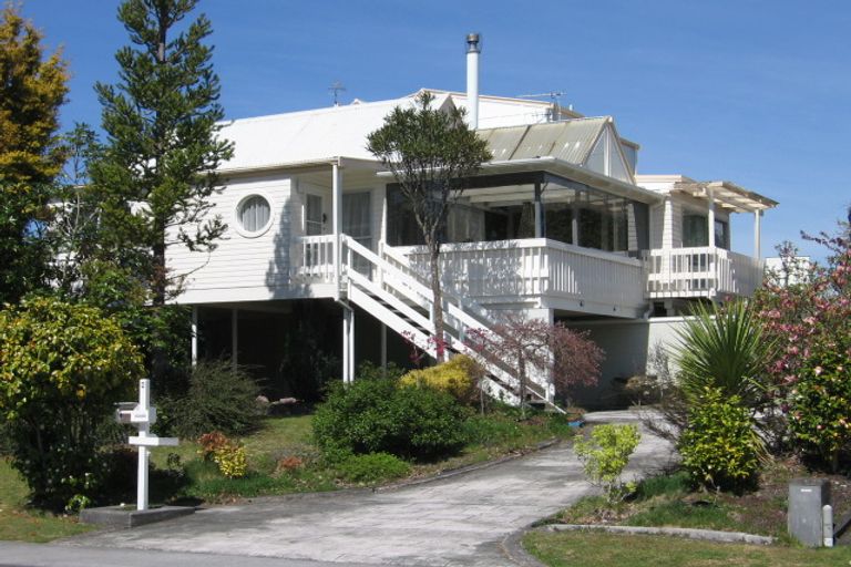 Photo of property in 6 Hinau Street, Pukehangi, Rotorua, 3015