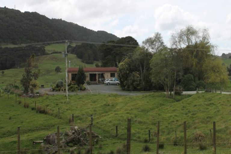 Photo of property in 316 Mountain Road, Maungaturoto, 0587