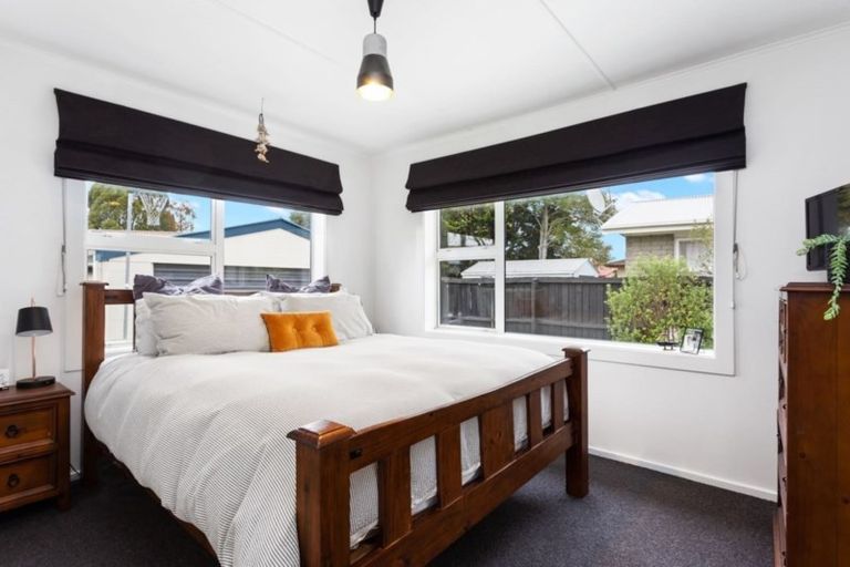 Photo of property in 25 Saunders Place, Redwood, Christchurch, 8051