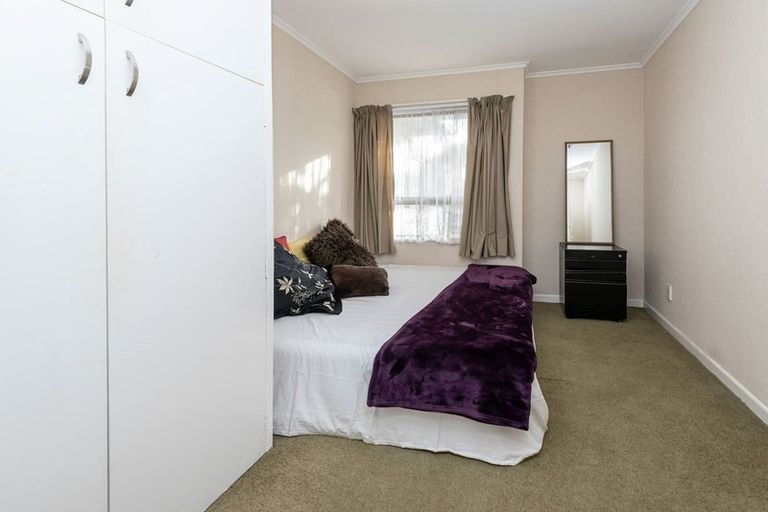 Photo of property in 18 Evelyn Road, Cockle Bay, Auckland, 2014