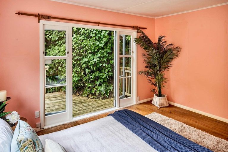 Photo of property in 88 Airlie Road, Plimmerton, Porirua, 5026